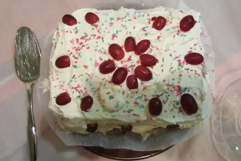 Dee's Cake Shop photo 2
