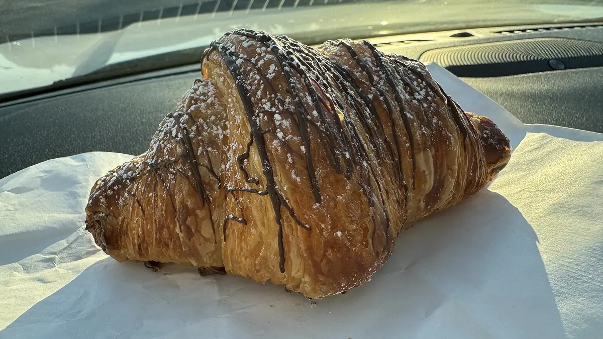 Dee's Cake Shop – patisserie in Thornbury town centre